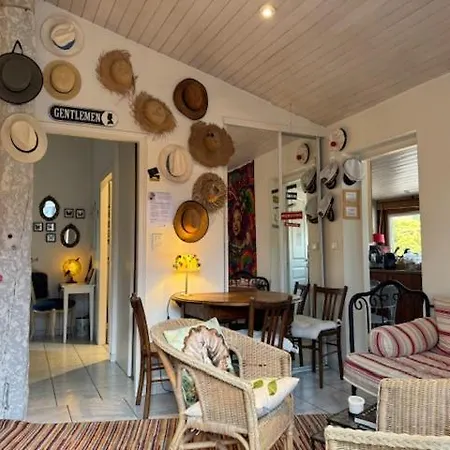 بيت ضيافة Du Cote De Chez Marc